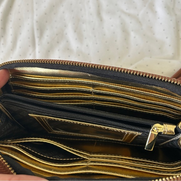 Steve Madden Wallet/Wristlet - Picture 2 of 3